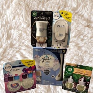 Air Freshener Plug-In Set with White and Cream Designs